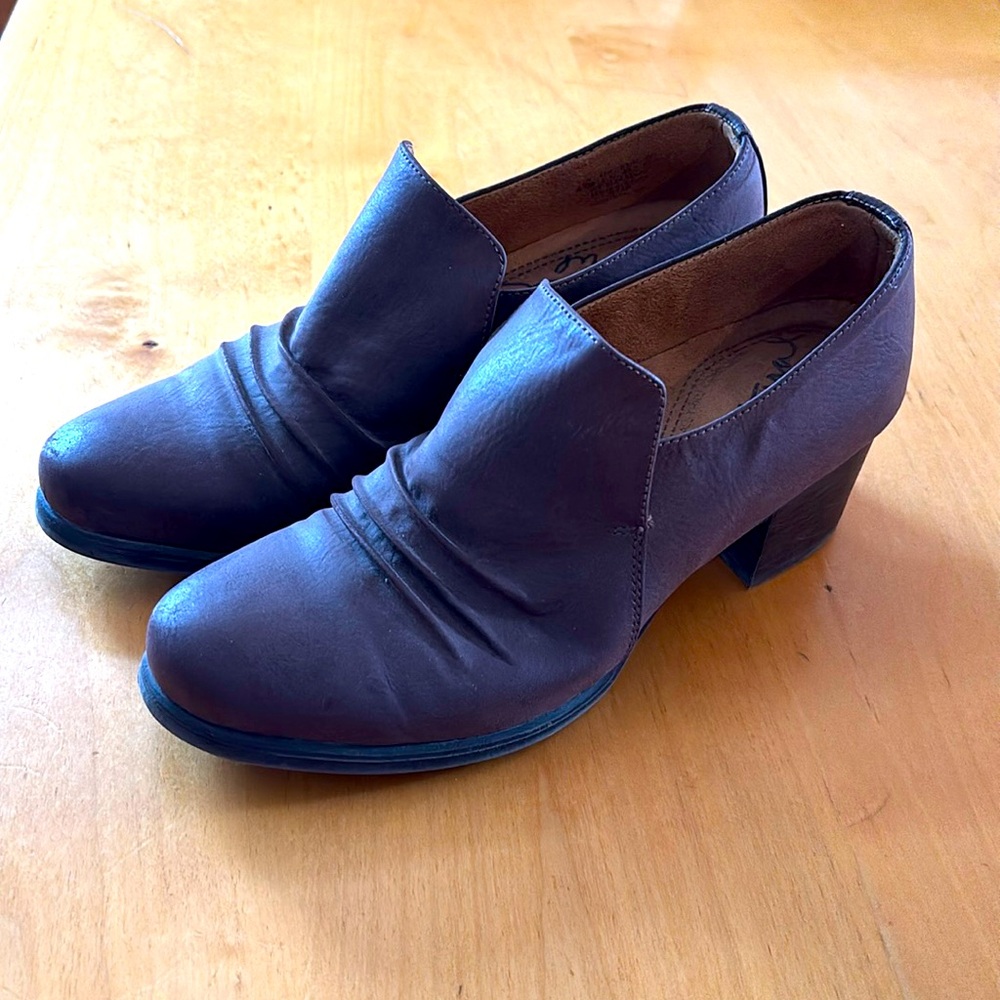 Natural Soul Loafer Women Size 8.5 Brown Slip On Heel Classic Comfortable Shoes